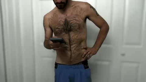 Snapshot of hungbistud916 chatting on 11/26/25, 02:12 hungbistud916 online show from 11/26/25, 02:12