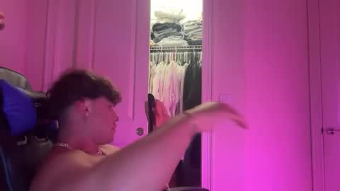 Snapshot of hungkingg22 chatting on 02/10/26, 05:44 hungkingg22 online show from 02/10/26, 05:44