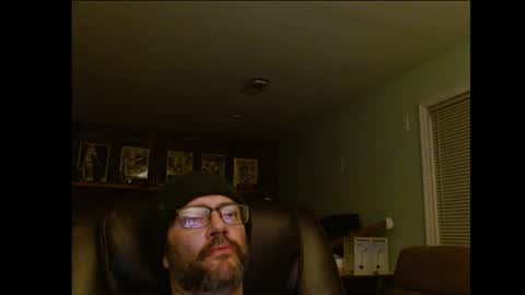 Snapshot of hunglonelyguy chatting on 11/18/25, 03:12 LonelyGuy online show from 11/18/25, 03:12