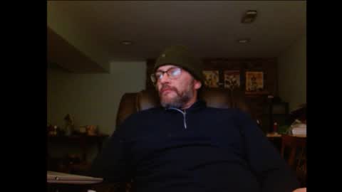 Snapshot of hunglonelyguy chatting on 01/07/26, 04:15 LonelyGuy online show from 01/07/26, 04:15