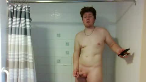 Snapshot of hungnhard76 chatting on 05/13/26, 02:14 hungnhard76 online show from 05/13/26, 02:14