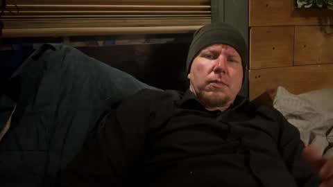 Snapshot of hungsingledad79 chatting on 12/20/24, 05:04 HuingsingleDad79 online show from 12/20/24, 05:04