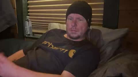 Snapshot of hungsingledad79 chatting on 01/03/25, 09:36 HuingsingleDad79 online show from 01/03/25, 09:36