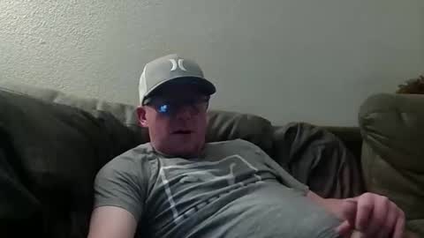 Snapshot of hungsingledad79 chatting on 03/18/26, 08:06 HuingsingleDad79 online show from 03/18/26, 08:06