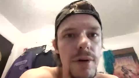 Snapshot of hungtxcock92 chatting on 01/23/25, 03:54 hungtxcock92 online show from 01/23/25, 03:54