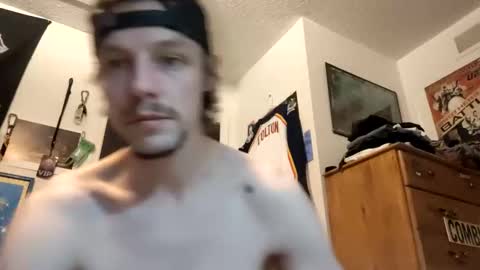 Snapshot of hungtxcock92 chatting on 02/19/25, 12:11 hungtxcock92 online show from 02/19/25, 12:11