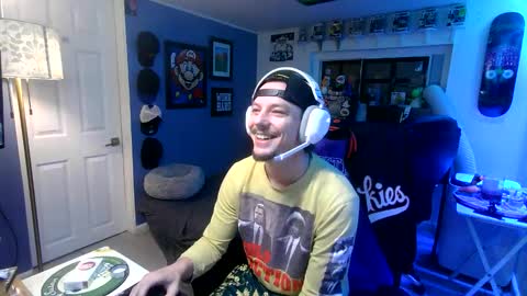 Snapshot of hungtxcock92 chatting on 12/20/25, 12:56 hungtxcock92 online show from 12/20/25, 12:56