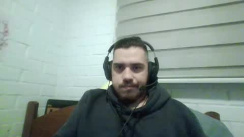 Snapshot of hungweeb chatting on 10/25/25, 01:02 Rod online show from 10/25/25, 01:02