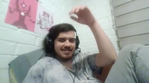 Snapshot of hungweeb chatting on 10/28/25, 02:37 Rod online show from 10/28/25, 02:37