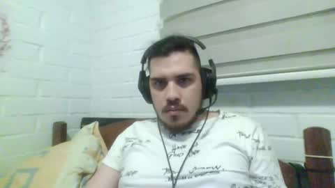 Snapshot of hungweeb chatting on 10/30/25, 02:02 Rod online show from 10/30/25, 02:02