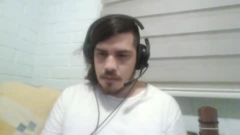 Snapshot of hungweeb chatting on 11/03/25, 02:02 Rod online show from 11/03/25, 02:02