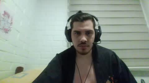 Snapshot of hungweeb chatting on 11/18/25, 03:34 Rod online show from 11/18/25, 03:34