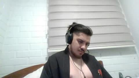 Snapshot of hungweeb chatting on 01/16/26, 03:32 Rod online show from 01/16/26, 03:32