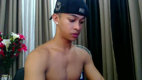 Snapshot of hunk_edward chatting on 06/30/26, 11:33 hunk_edward online show from 06/30/26, 11:33