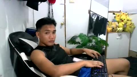 Snapshot of hunk_moreno69 chatting on 05/10/26, 11:26 Roger online show from 05/10/26, 11:26