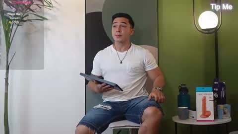 hunk_ryan online show from 02/12/25, 12:33