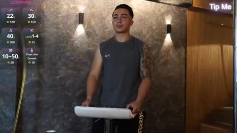 hunk_ryan online show from 11/25/25, 11:43