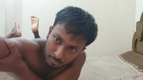 Snapshot of hunky_ariyaan chatting on 05/15/26, 05:58 Hunky Ariyaan online show from 05/15/26, 05:58