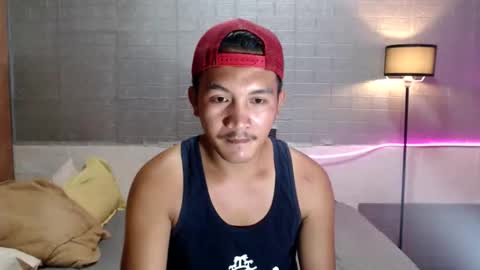 Snapshot of hunkylloyd chatting on 05/13/26, 04:43 hunkylloyd online show from 05/13/26, 04:43