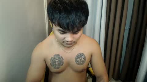 Snapshot of hunkyzeus chatting on 06/11/26, 07:01 hunkyzeus online show from 06/11/26, 07:01