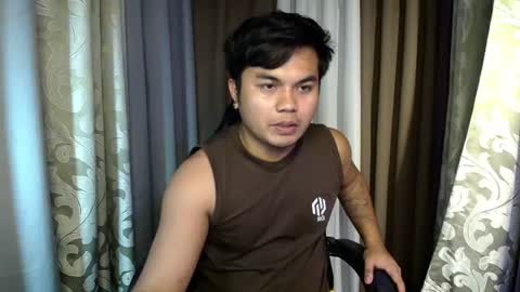Snapshot of hunkyzeus chatting on 07/06/26, 12:35 hunkyzeus online show from 07/06/26, 12:35