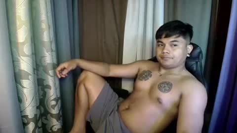 Snapshot of hunkyzeus chatting on 07/12/26, 06:32 hunkyzeus online show from 07/12/26, 06:32