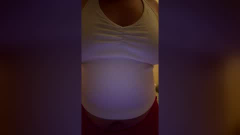 Snapshot of hunnybe33 chatting on 07/27/26, 03:02 hunnybe33 online show from 07/27/26, 03:02