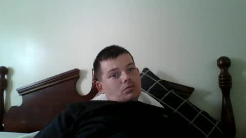 huntdog1221 online show from 06/25/26, 07:18