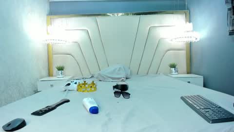 hunterheat_ online show from 09/21/25, 12:07