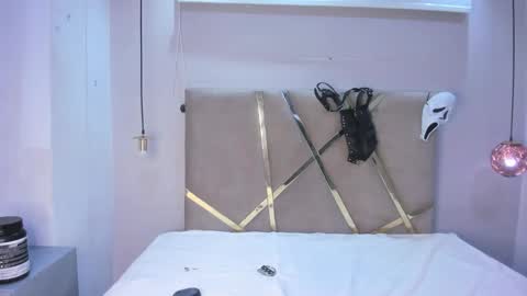 hunterheat_ online show from 10/18/25, 11:55