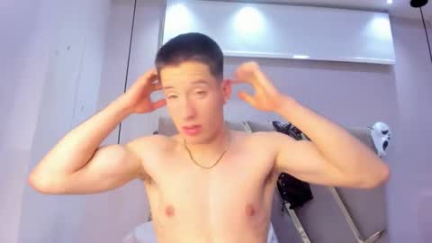 hunterheat_ online show from 10/20/25, 09:32