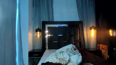 hunterheat_ online show from 12/18/25, 12:11