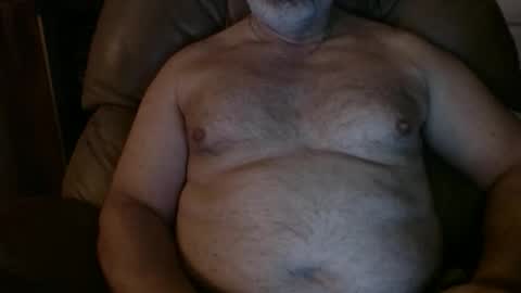 Snapshot of huntermark1 chatting on 12/20/25, 04:52 huntermark1 online show from 12/20/25, 04:52