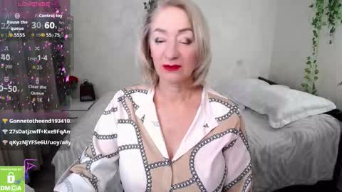 Irena online show from 10/10/25, 02:10