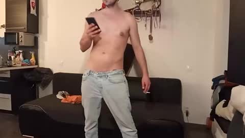 Snapshot of huster_69 chatting on 02/01/26, 04:44 Huster 69 online show from 02/01/26, 04:44