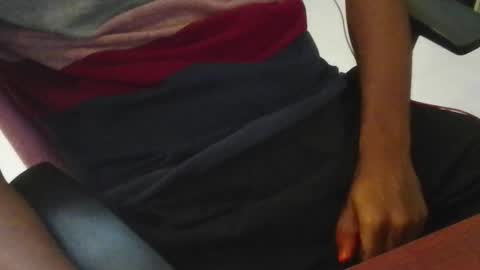 Snapshot of huxzizxhqnyx chatting on 10/24/25, 12:12 CHAVI online show from 10/24/25, 12:12