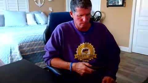 Snapshot of hvacstud4 chatting on 02/08/26, 06:22 hvacstud4 online show from 02/08/26, 06:22