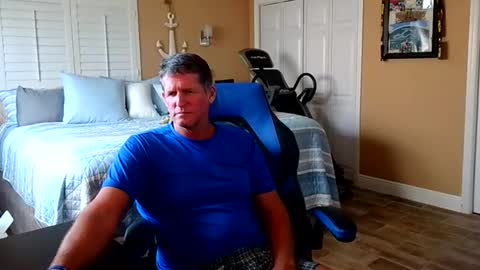 Snapshot of hvacstud4 chatting on 02/25/26, 04:05 hvacstud4 online show from 02/25/26, 04:05