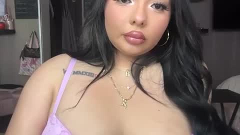 Snapshot of hxnnyyb chatting on 03/15/26, 04:29 Bex online show from 03/15/26, 04:29