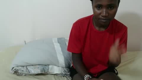 hyacinth_b online show from 04/11/26, 11:14