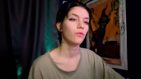 Snapshot of hyeon_jin chatting on 01/04/25, 08:16 Hyeon Jin online show from 01/04/25, 08:16