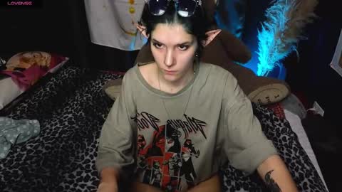 Snapshot of hyeon_jin chatting on 01/13/25, 02:28 Hyeon Jin online show from 01/13/25, 02:28