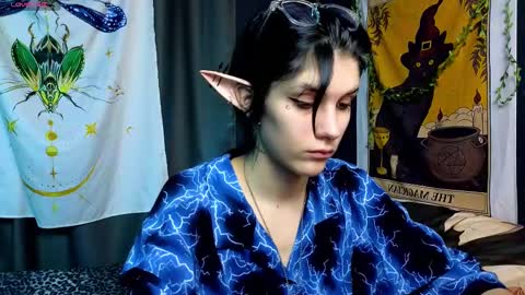 Snapshot of hyeon_jin chatting on 01/17/25, 09:28 Hyeon Jin online show from 01/17/25, 09:28