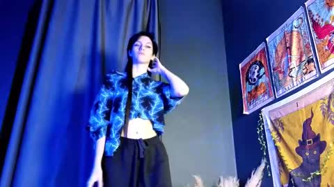 Snapshot of hyeon_jin chatting on 02/10/25, 11:45 Hyeon Jin online show from 02/10/25, 11:45