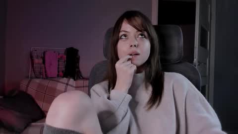 Miley. PVT open i have extra prices on nude show  online show from 11/29/25, 11:30