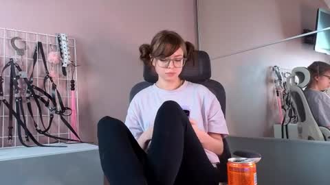 Snapshot of hype_meal_home chatting on 06/14/26, 05:04 Miley. PVT open i have extra prices on nude show online show from 06/14/26, 05:04
