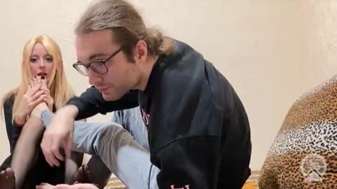 hyperfixation online show from 11/09/25, 09:46