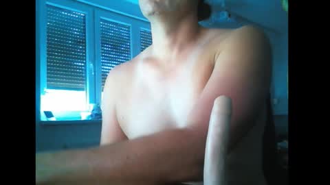Snapshot of hypnoslutger chatting on 03/29/26, 01:22 hypnoslut online show from 03/29/26, 01:22