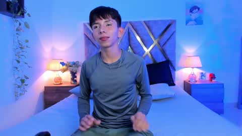 Son Hyunjin online show from 10/21/25, 08:42