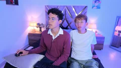 Son Hyunjin online show from 11/07/25, 01:27